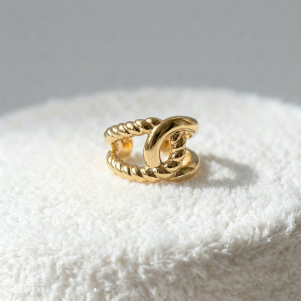 Twisted Link Ring
